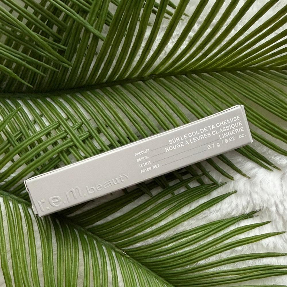 R.E.M. Beauty On Your Collar Classic Lipstick in Lingerie